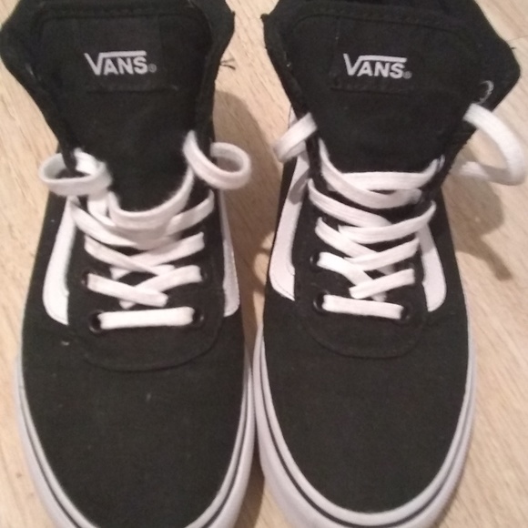Vans - Picture 2 of 4